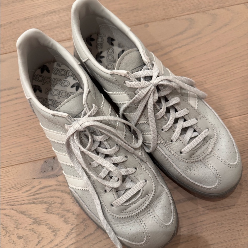 Adidas Espezial Classic Gray and White stripe all leather sneakers Size 8.5 Mens - Picture 2 of 7